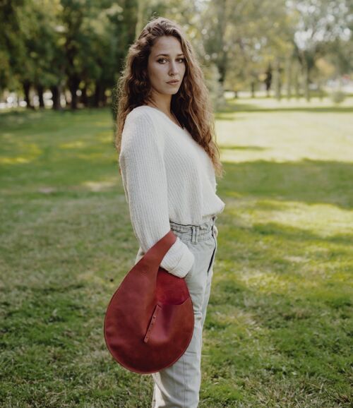 Mjøsa leather bag. Opplav Mjøsa. Handmade. Leather bag for women. Red