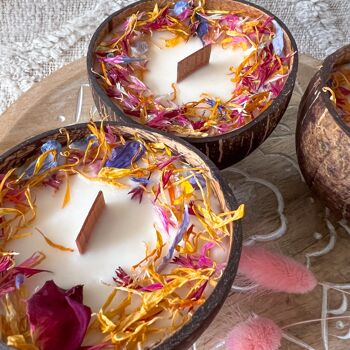 Bougie noix de coco & fleurs colorées senteur Fruit de la passion 2