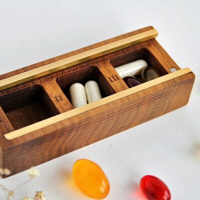 Kleine tägliche Pillendose, Pillendose aus Holz, Mini-Pillendose, Pillen und Vitamine, Organizer aus Holz, Geschenk aus Holz