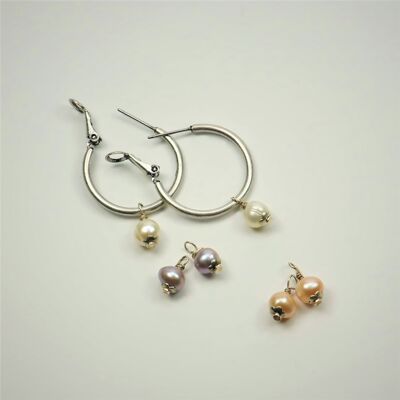 Hoop earrings with interchangeable pearl pendants