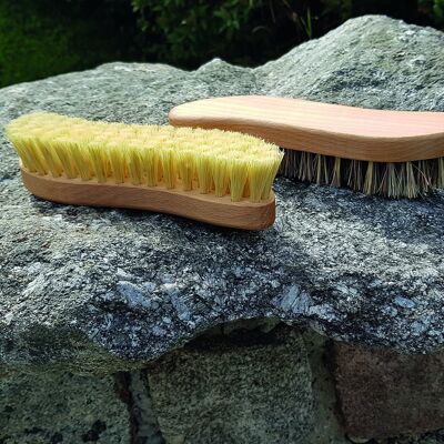Brosse à récurer en fibre en forme de S