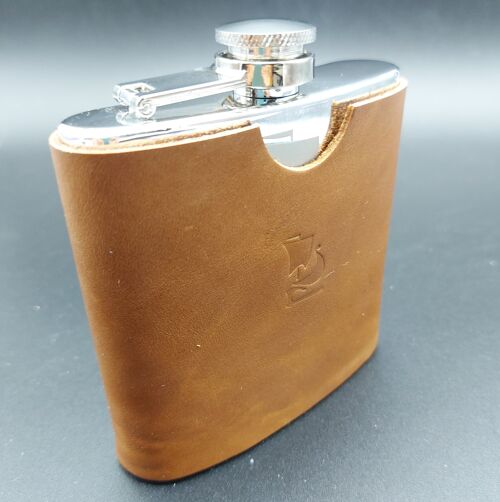 Leather flask, steel flask with leather protection.(Saddle brown)