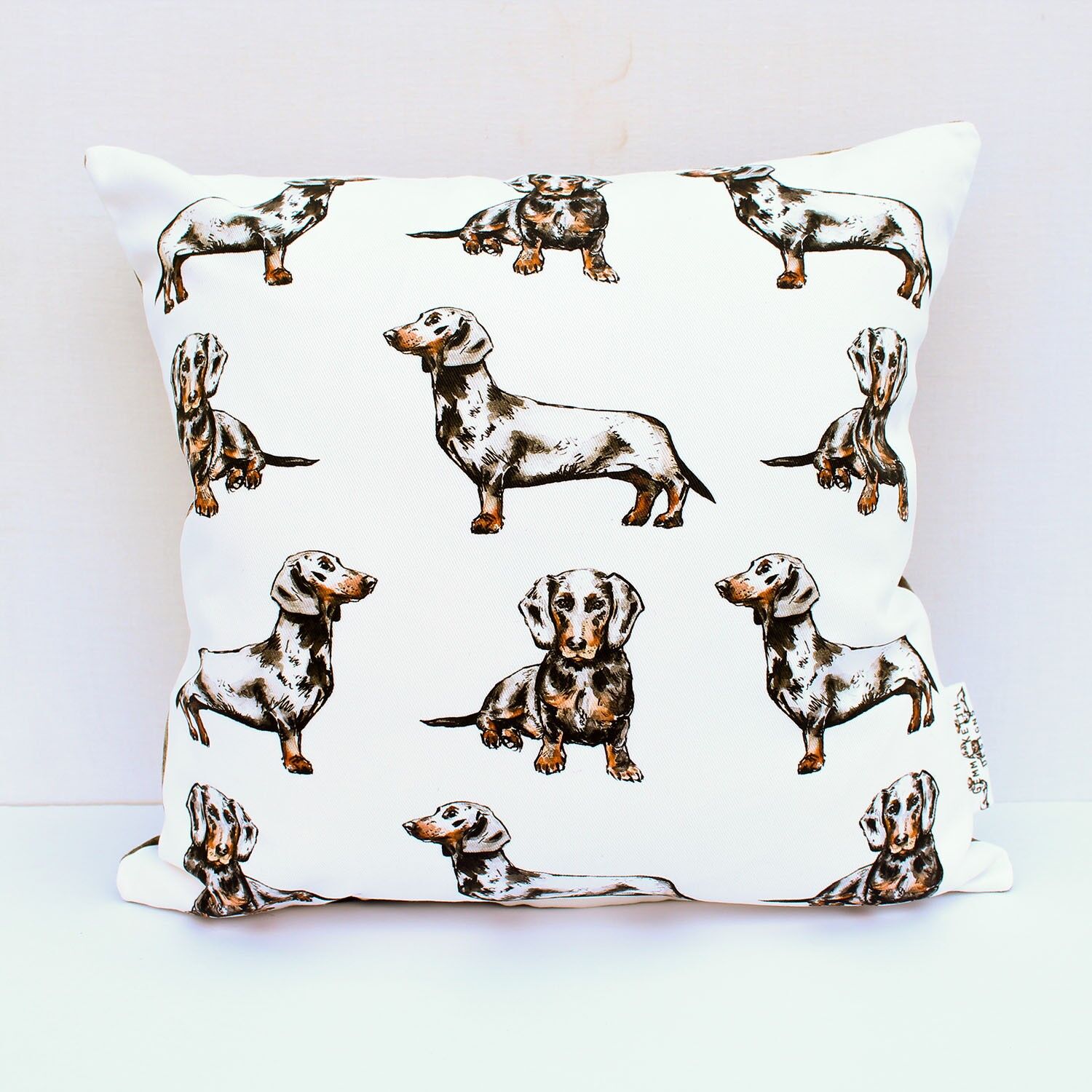 Cojín de perro salchicha grande hecho a mano