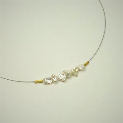 Necklace with freshwater pearls and gold-plated trim