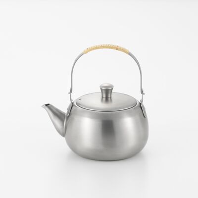 Stainless steel teapot with filter