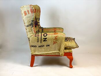 Fauteuil à oreilles avec sac à café 8