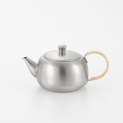 Stainless steel teapot with horizontal rattan handle