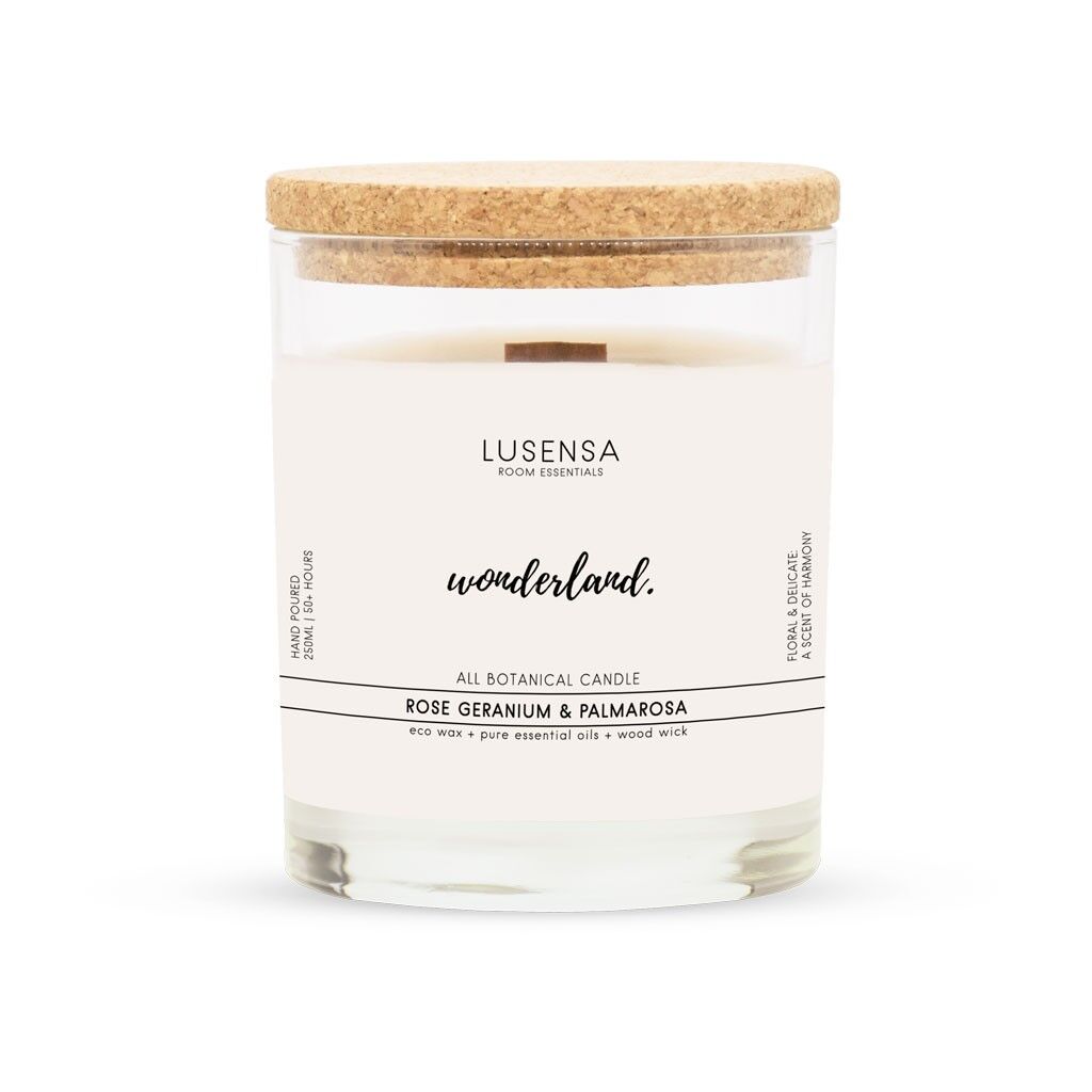 Vela crepitante WONDERLAND con mecha de madera + 100% aceites esenciales