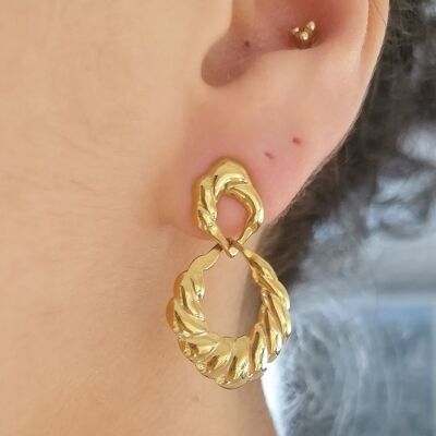 Pendientes de acero con doble círculo en forma de concha