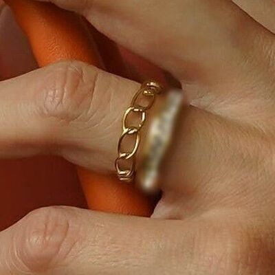 Anello in acciaio a catena