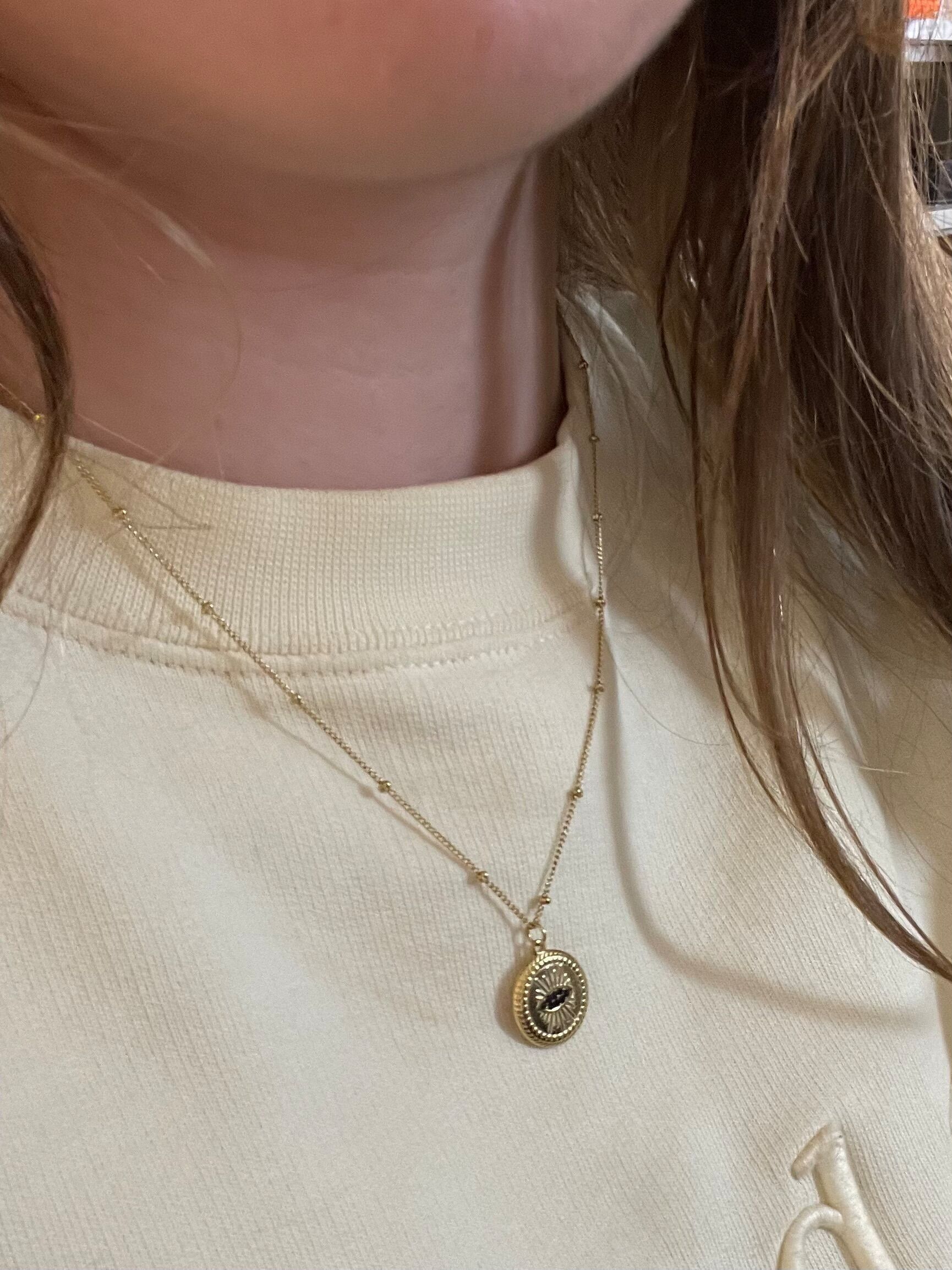 Collana in acciaio con catena sottile e perline, pendente tondo