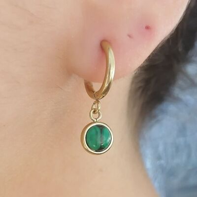 Short hoop earrings with enamelled stone round charms