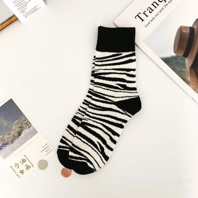 Socken Damen mit Aufdruck | schwarz und weiß | Zebradruck