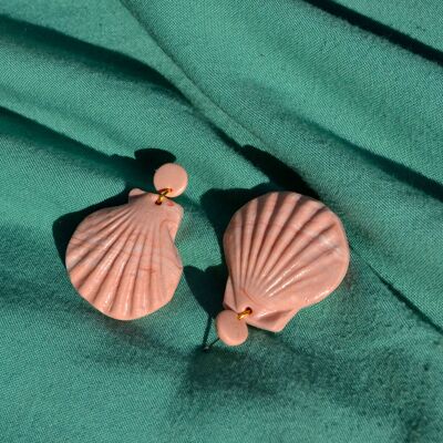 Barbie Clam Shell Drops