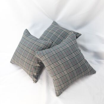 Coussin tartan gris 1