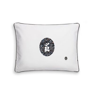 ALMOHADA CON CASCO DE ALFORFA - GAJA 30X40 CM - BORDADO - NEGRO