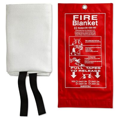 Fire blanket made of glass fibre presented in a PVC pouch.33X18 CM ( Open Blanket - 1,00 mt x 1,00 mt)
