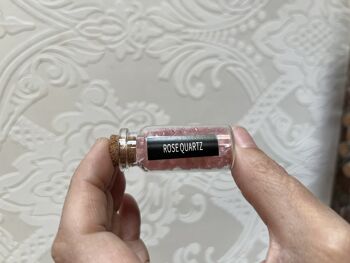 Mini bouteille en verre avec pierres semi-précieuses - Lithothérapie 4