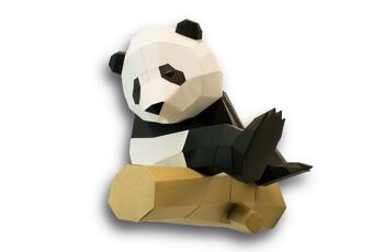Grand panda sur branche en papier 3D 1