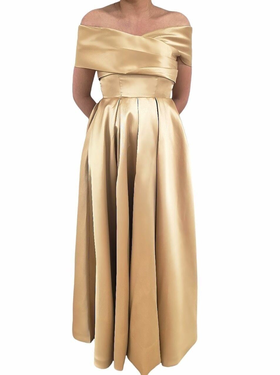 vestido de coctel dorado