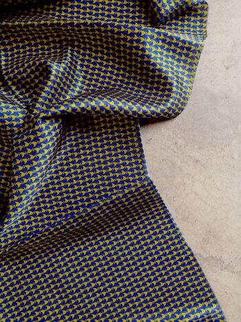 Tissu coton soie motif graphique coloris bleu - Abelia-22 2