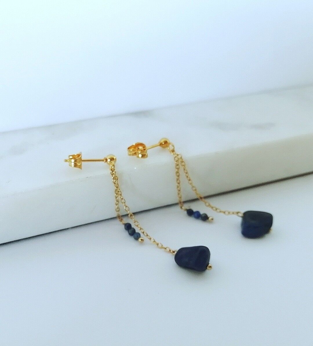 Hängende Ohrringe aus Lapislazuli