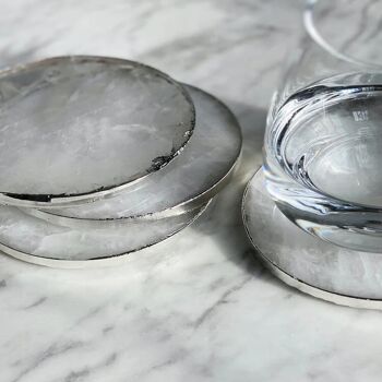 Dessous de verre rond en quartz blanc électrodéposé en argent 2