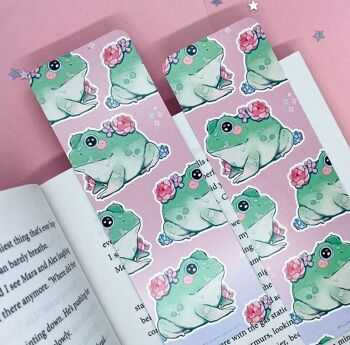 Signet de grenouille succulente | Grenouille Art | Marque-page mignon | Laminé | Livre Cottagecore | Amateurs de livres | Papeterie grenouille rose | Grenouilles lisantes 5