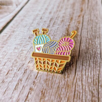 Pin's Basket de lana