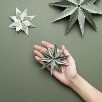 Origami Paper Christmas - Carrés de papier - Sapins et étoiles de Noël - 25 feuilles de papier recyclé double face. 3