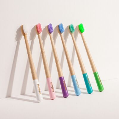Cepillo de bambú adulto - medio / color lila