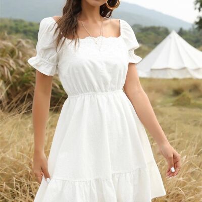 Vestido de verano a capas con bordado inglés en blanco