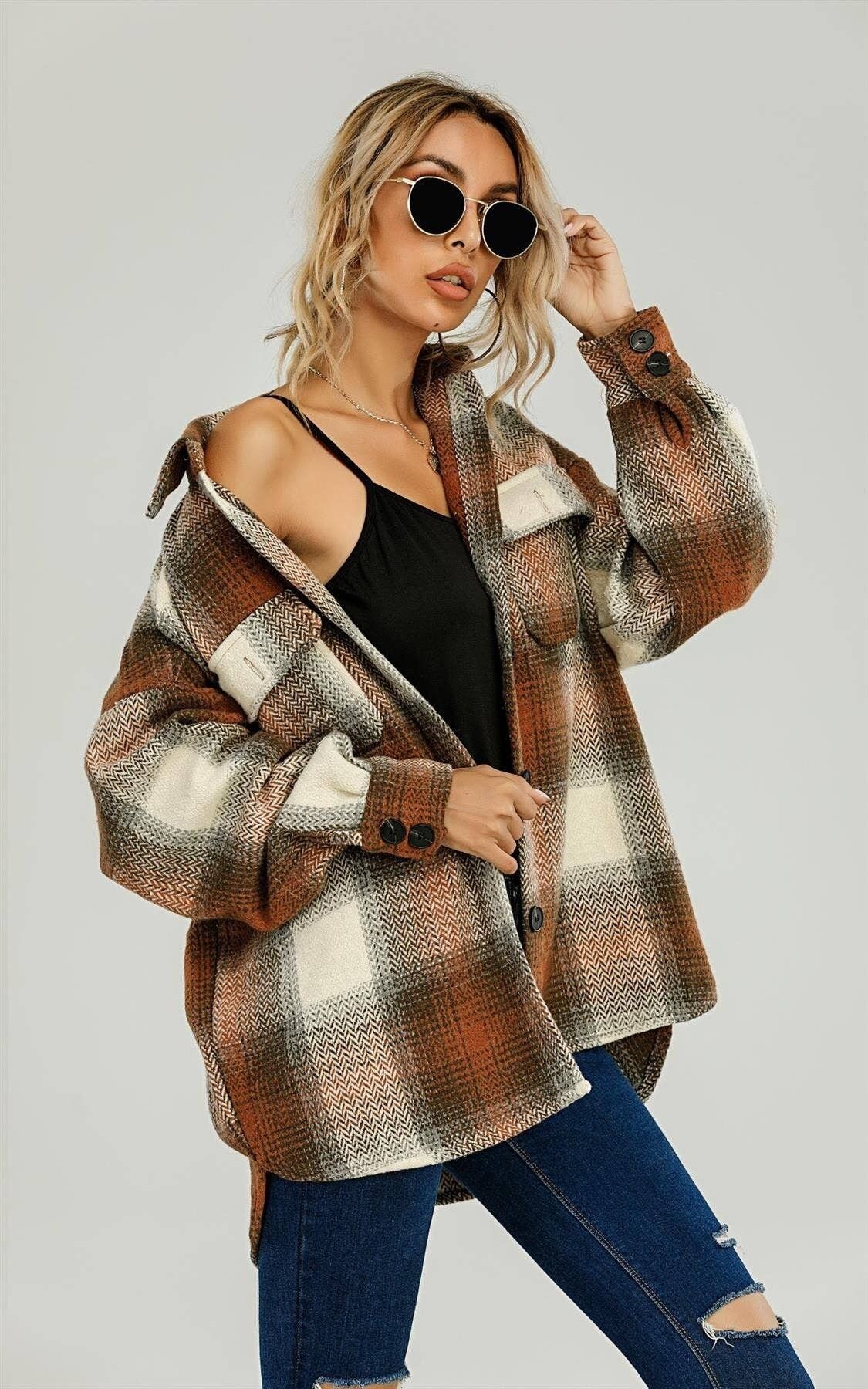 Giacca camicia oversize con tasche a quadri spazzolate color crema e cioccolato