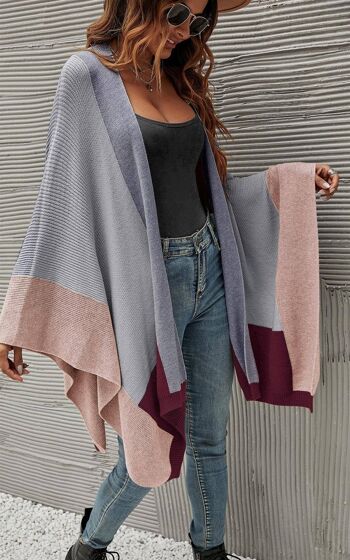 Cardigan long cape à blocs de couleurs en gris, vin et beige 1