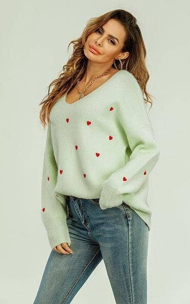 Maglione con scollo a V cuore rosso ricamato in verde menta