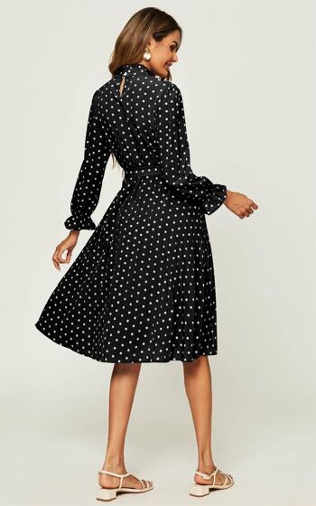 Robe Mi-Longue Jupe Plissée À Manches Longues Et Col Haut À Pois Noirs 3