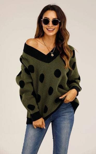 Maglione con scollo a V con stampa a pois verde oliva e nero