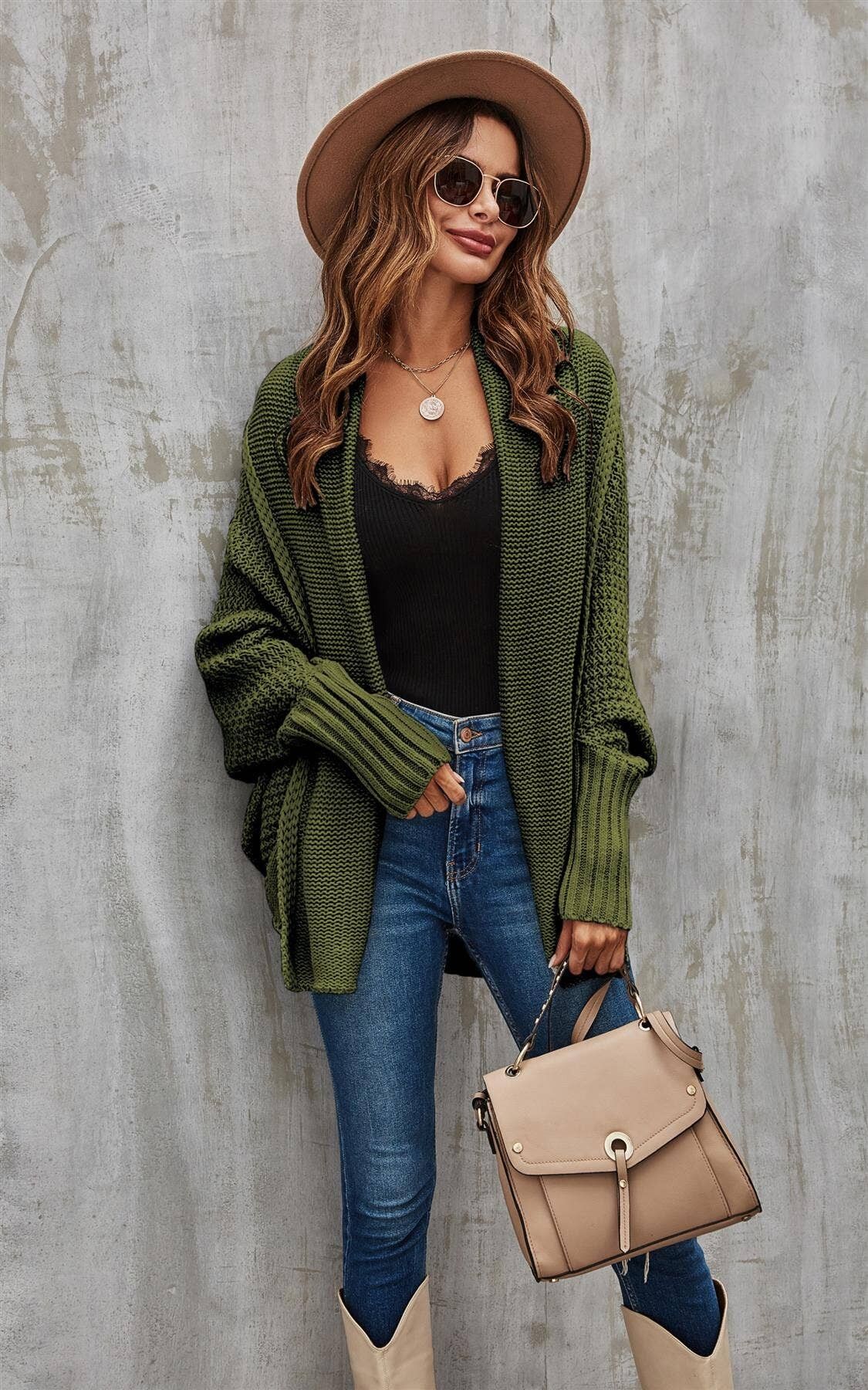 Cardigan oversize con pieghe pesanti verde oliva