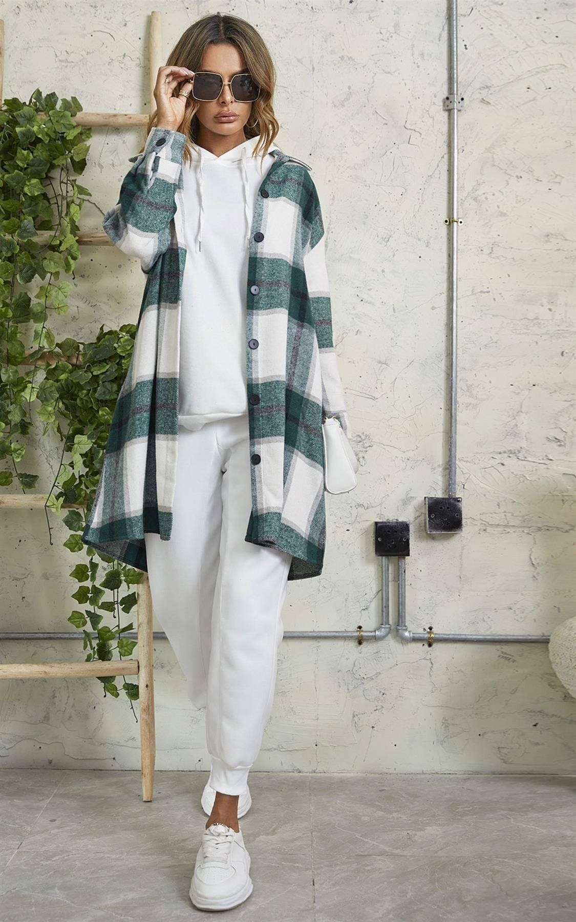 Giacca camicia Shacket con dettaglio tasca oversize a quadri spazzolato bianca in verde e bianco