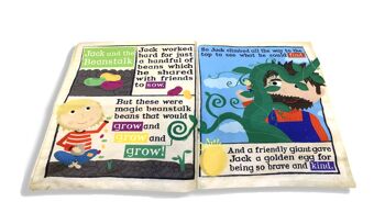 Nursery Times Crinkly Newspaper - Trois petits contes 2