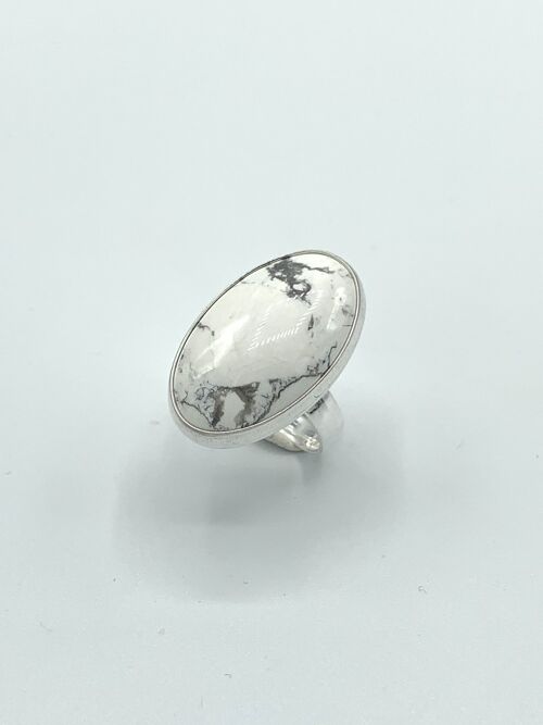 Silver ring Howlite 15x25mm