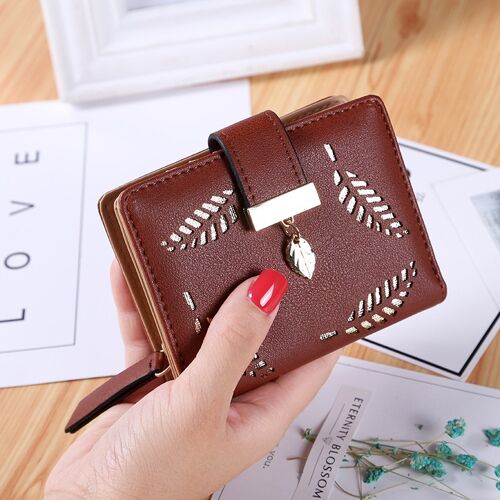 Hollowed Leaf Zipper Buckle Wallet