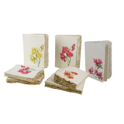 Cuaderno de papel pergamino con estampado de flores