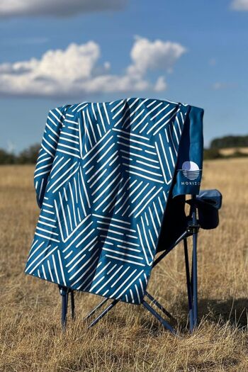 Grande serviette bleue à séchage rapide compacte 100 % recyclée pour le yoga, la natation, le camping, la plage 1