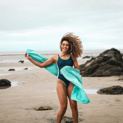 Ocean Teal - Grande serviette de plage 100 % recyclée à séchage rapide