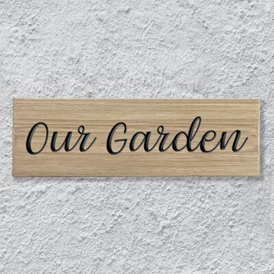 Letrero de Roble Grabado 30cm - "Nuestro Jardín"