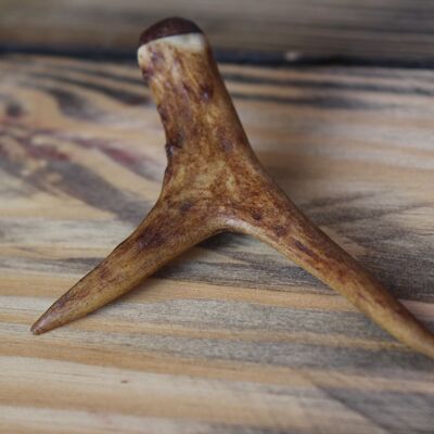 Upcycled roe deer antler & wood pin