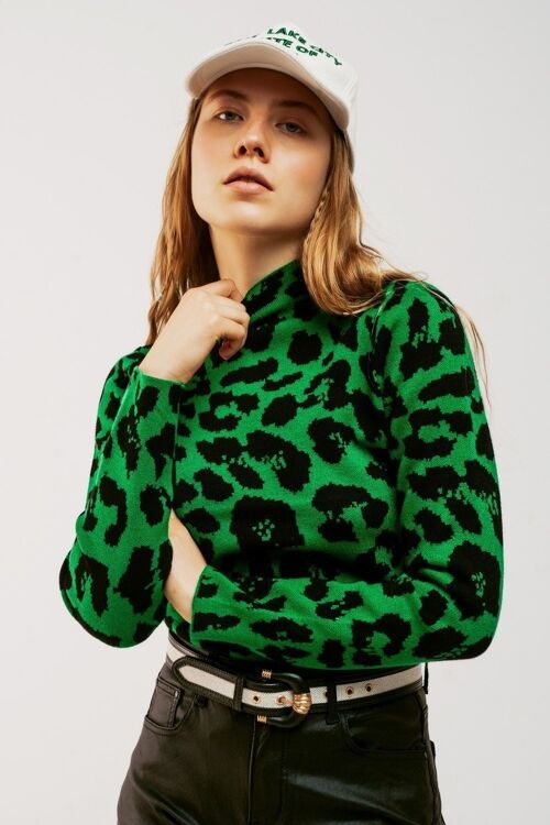 Turtleneck knitted sweater in green leopard print