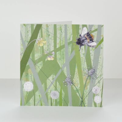 tarjeta de felicitación de abeja y flores silvestres
