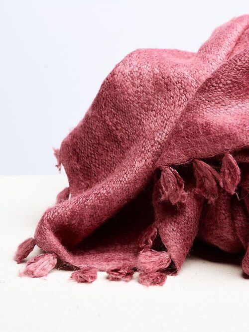 Dzukou Silk Uncut - Handwoven Eri Silk Scarf - Vegan Silk - Ahimsa Silk - Peace Silk - Handmade - Pink - Slow Fashion